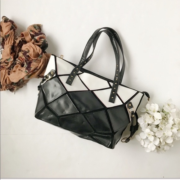 3/$20 Black And White Mosaic Stitch Purse - Picture 7 of 8